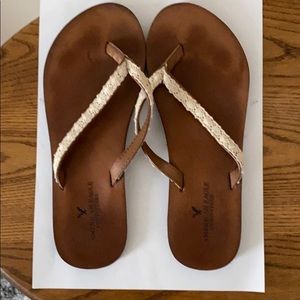 American Eagle flip flops